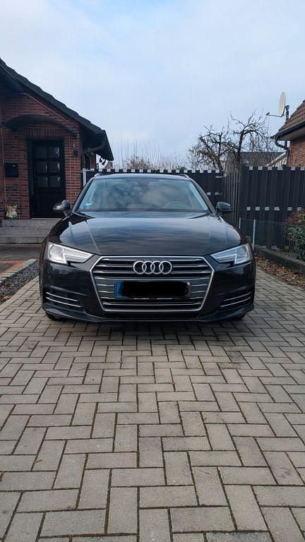 Gebraucht Audi A4 Sport 150 PS (110 kW) 2017 Schwarz Kombi