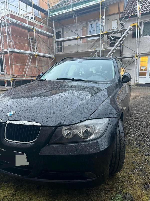 Gebraucht BMW 320 150 PS (110 kW) 2006 Schwarz Limousine