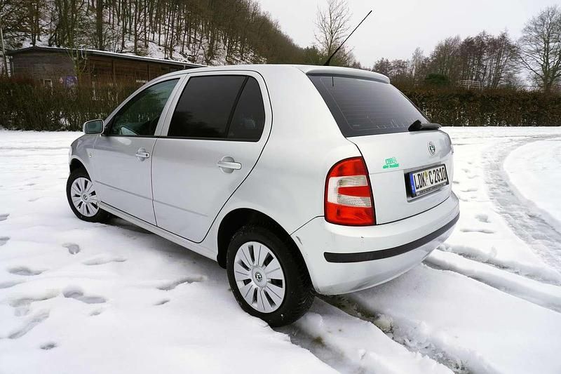 Gebraucht Skoda Fabia Ambiente 75 PS (55 kW) 2006 Silber Limousine