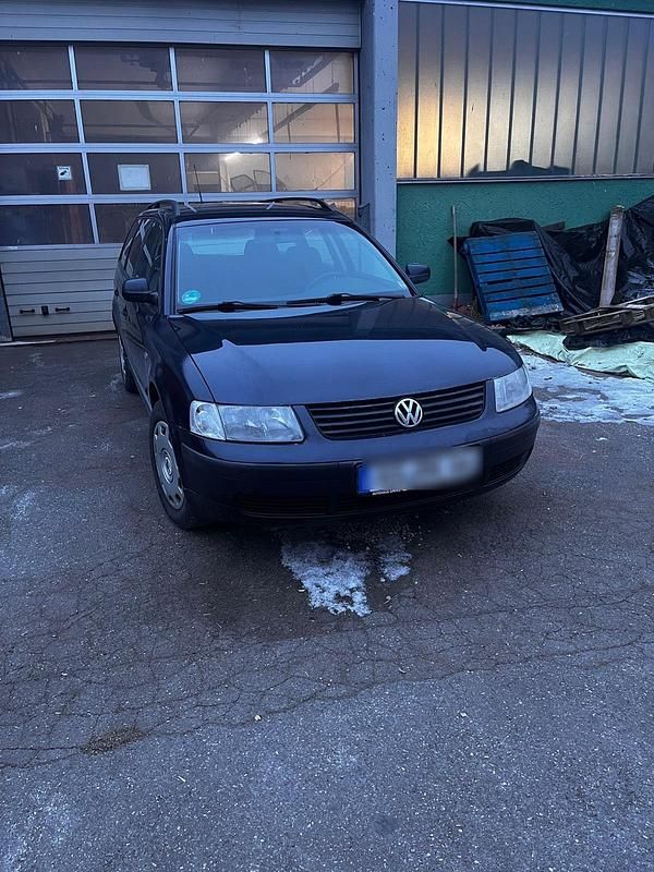 Gebraucht VW Passat 101 PS (74 kW) 1998 Blau Kombi