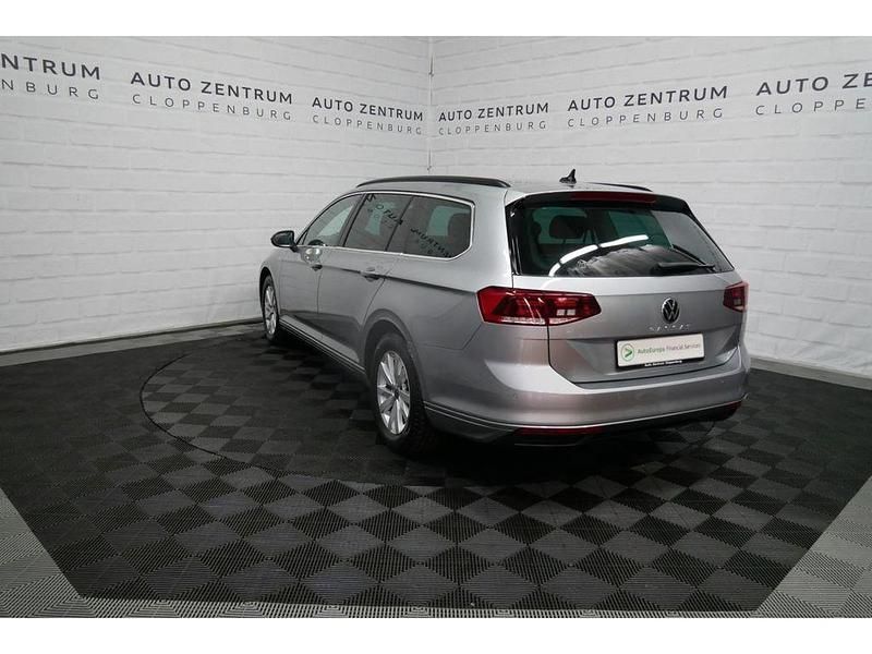 Gebraucht VW Passat Business 150 PS (110 kW) 2022 Silber Kombi