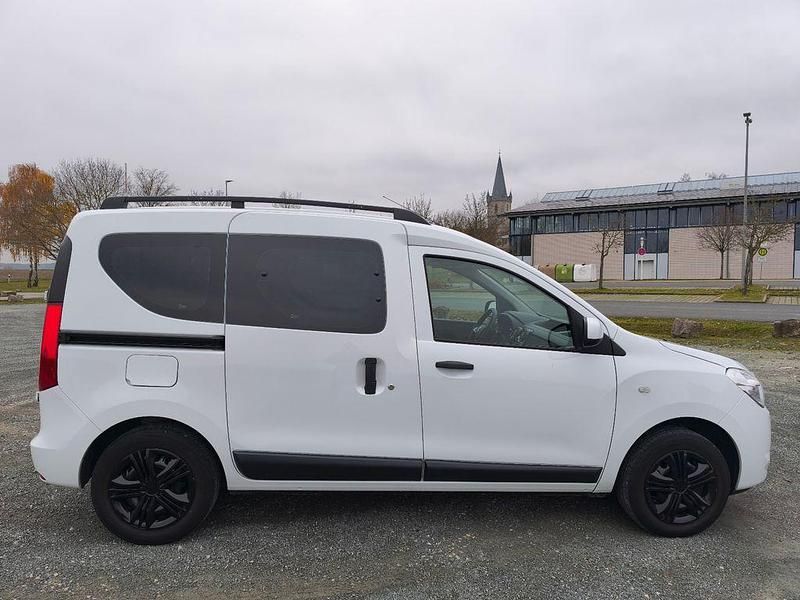 Gebraucht Dacia Dokker Lauréate 116 PS (85 kW) 2017 Weiß Van / Kleinbus
