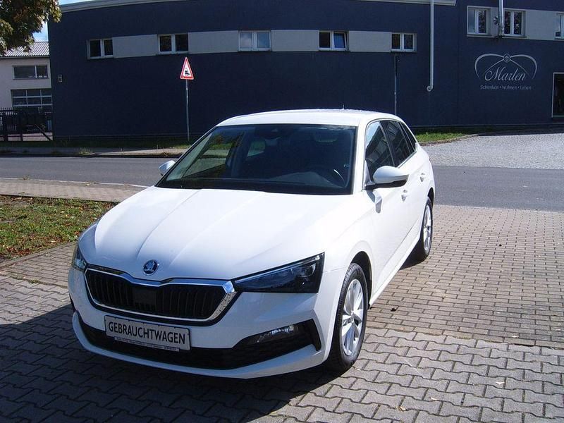Gebraucht Skoda Scala Style 116 PS (85 kW) 2020 Weiß Kleinwagen