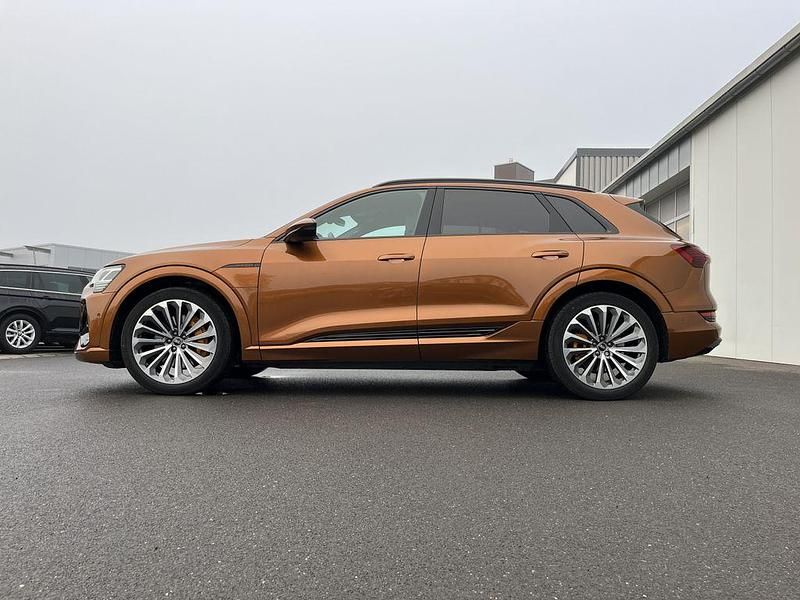 Gebraucht Audi e-tron S-Line 300 kW (408 PS) 2022 Braun SUV