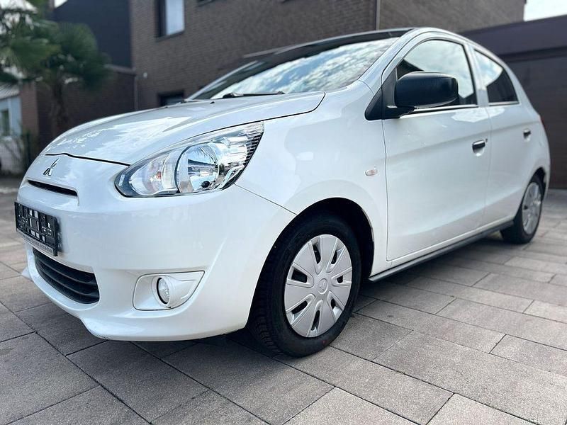 Gebraucht Mitsubishi Space Star Classic Collection 71 PS (52 kW) 2015 Weiß Limousine