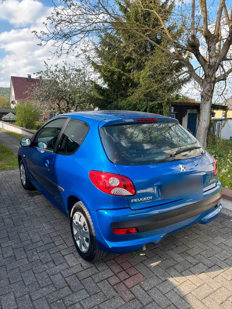 Gebraucht Peugeot 206+ 75 PS (55 kW) 2010 Blau Kleinwagen