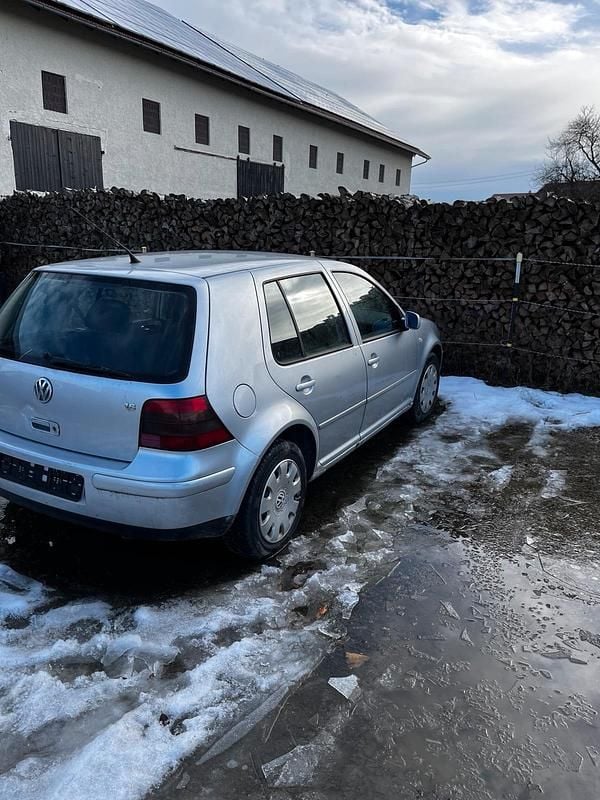 Gebraucht VW Golf IV 105 PS (77 kW) 2003 Silber Kleinwagen