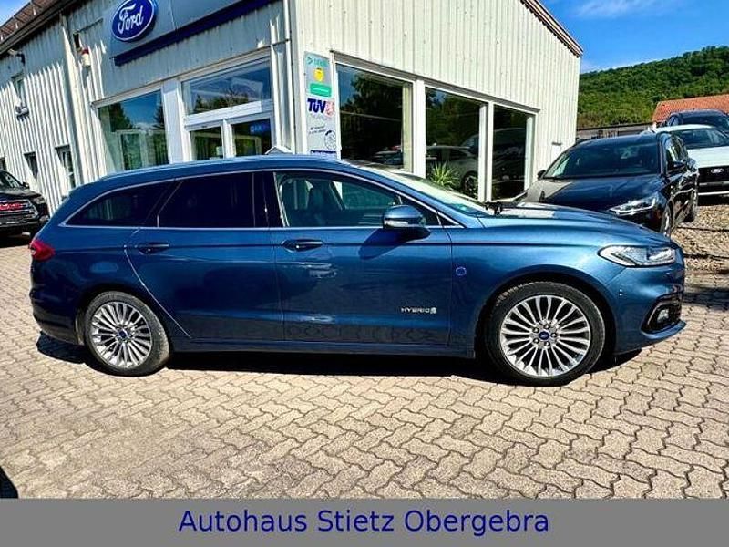 Gebraucht Ford Mondeo Titanium 140 PS (102 kW) 2019 Blau Kombi