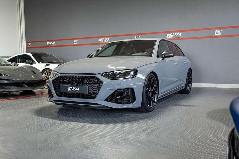 Neu Audi RS4 Performance 530 PS (389 kW) 2025 Nardograu Kombi