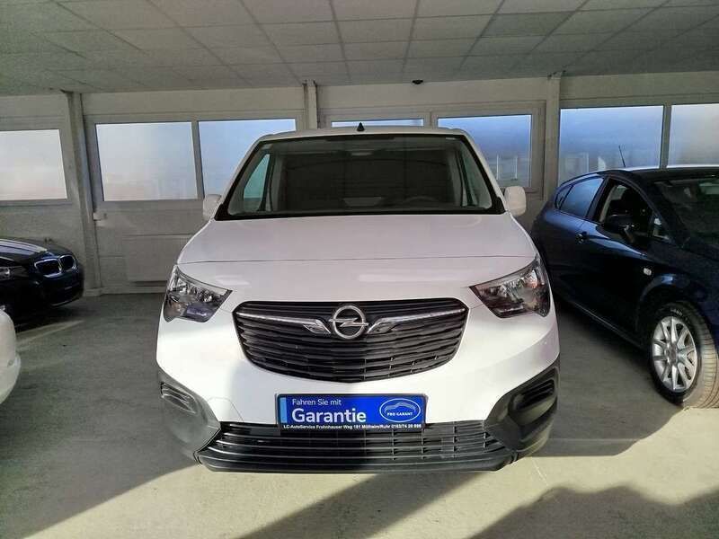 Jade weiss/arktis weiss Gebraucht 2019 Opel Combo Edition Van / Kleinbus | 11.990 € (Etwas zu teuer) - Bild 1/4