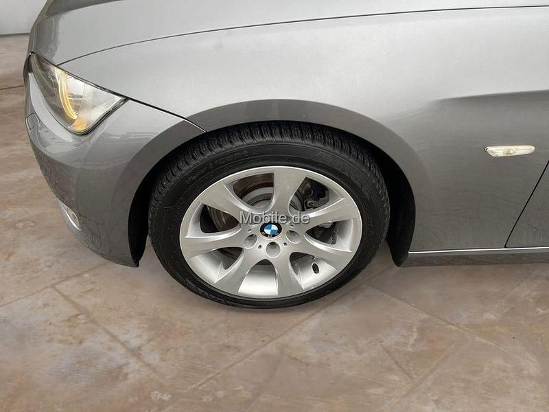 Gebraucht BMW 325 Cabriolet 218 PS (160 kW) 2008 Grau Cabrio