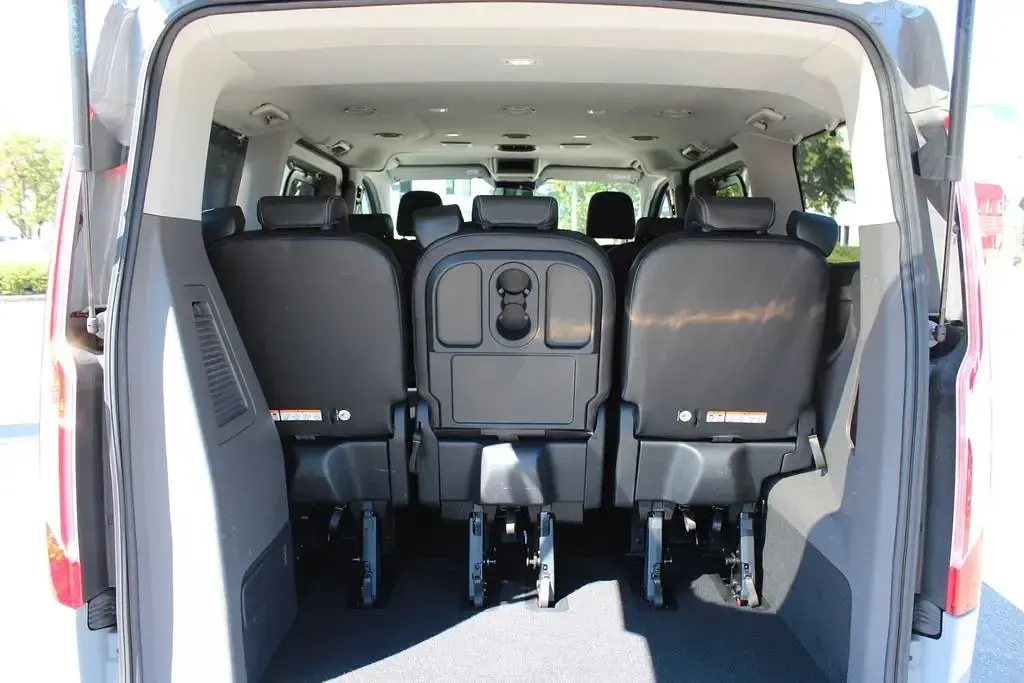 Gebraucht Ford Tourneo Active 150 PS (110 kW) 2022 Fancygrau Van / Kleinbus