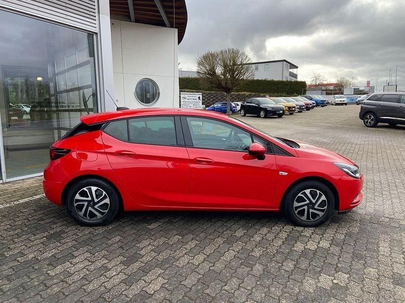 Gebraucht Opel Astra Active 125 PS (91 kW) 2017 Rot Limousine