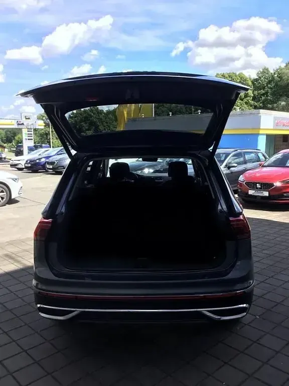Gebraucht VW Tiguan Allspace Elegance 200 PS (147 kW) 2022 Grau SUV