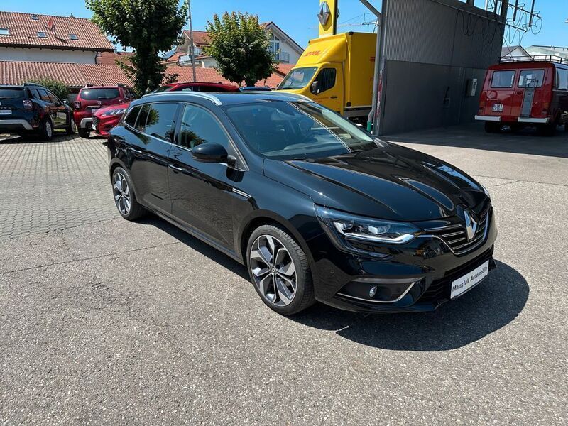 Gebraucht Renault Mégane IV Bose Edition 132 PS (97 kW) 2018 Schwarz Limousine