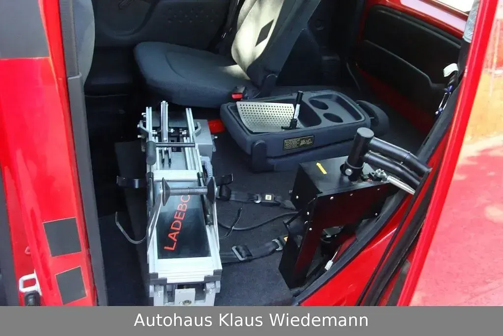 Gebraucht Toyota Yaris Verso Sol 84 PS (61 kW) 2004 Rot Van / Kleinbus