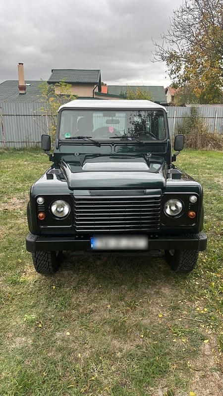 Grün Gebraucht 2014 Land Rover Defender SUV | 34.000 € - Bild 1/4