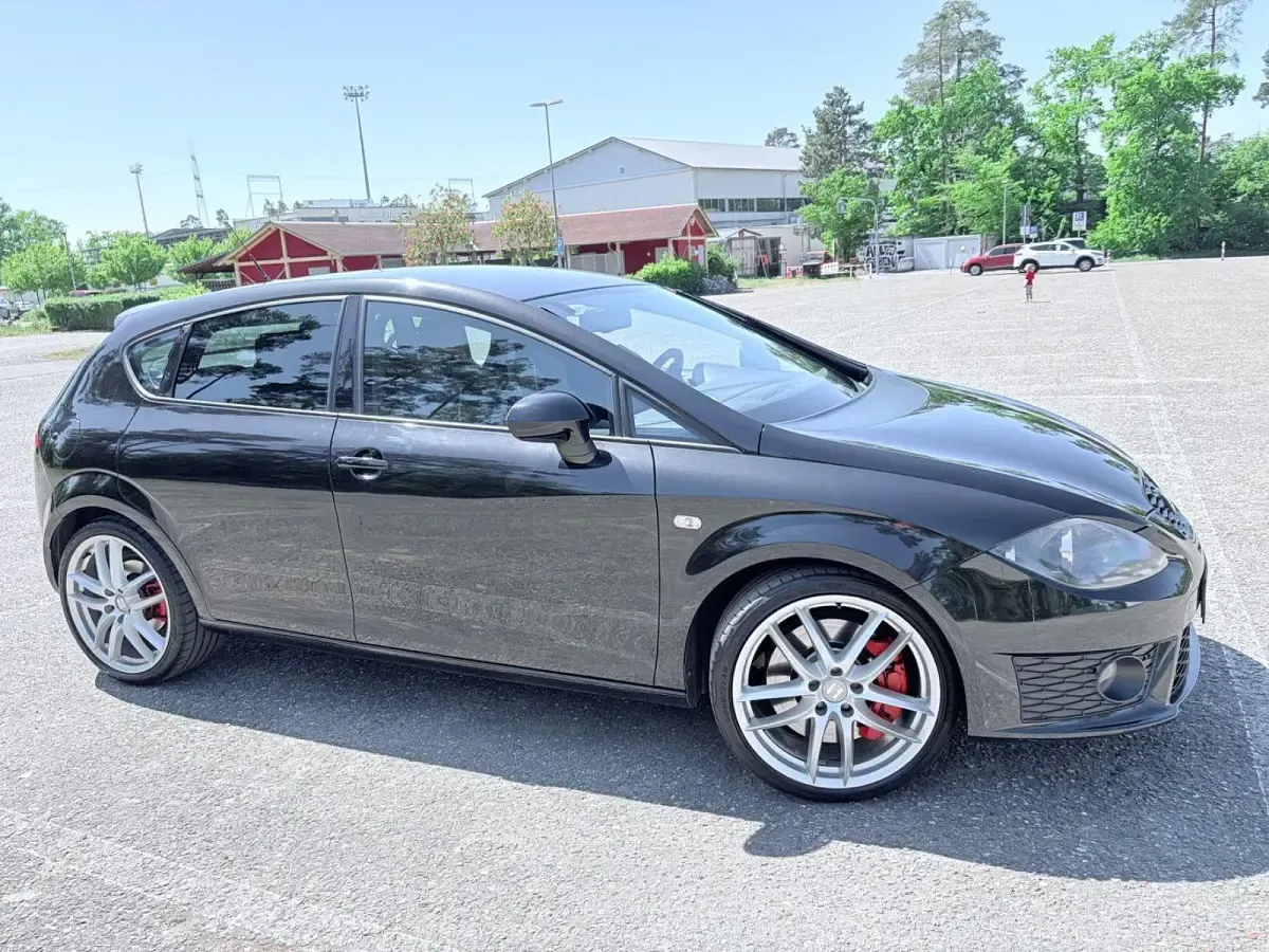 Gebraucht Seat Leon Cupra 265 265 PS (194 kW) 2012 Schwarz Limousine