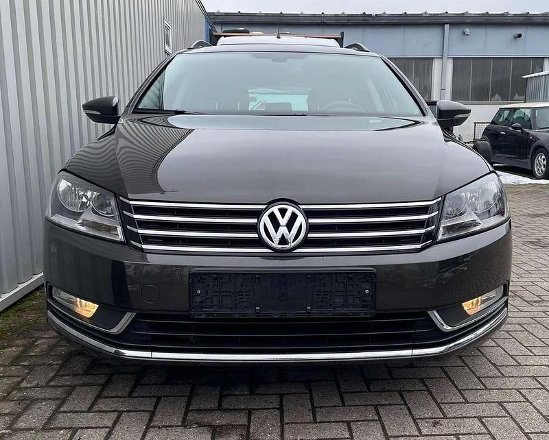 Gebraucht VW Passat Comfortline 122 PS (89 kW) 2012 Braun Kombi