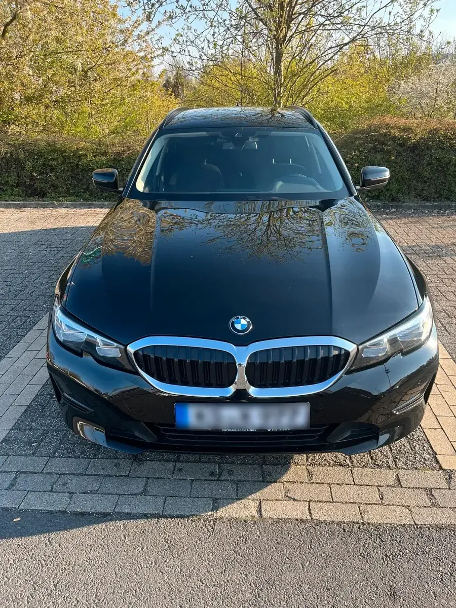 Gebraucht BMW 320e 190 PS (139 kW) 2020 Schwarz Kombi