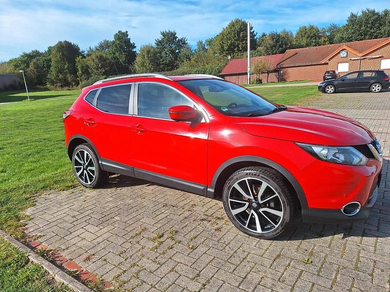 Rot Gebraucht 2015 Nissan Qashqai SUV | 8.500 € (Guter Preis) - Bild 1/4