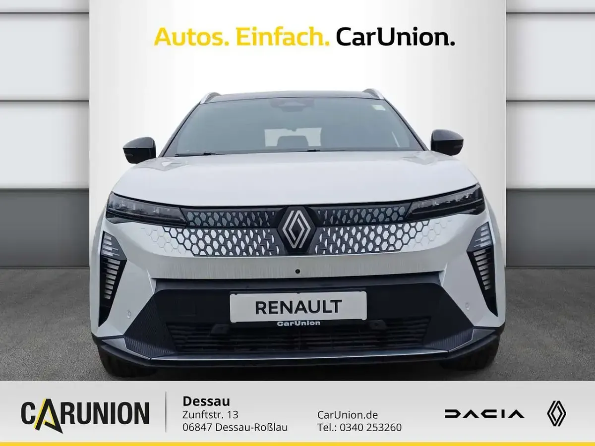 Używany Renault Scenic E-Tech Iconic 160 kW (218 KM) 2025 Biały SUV