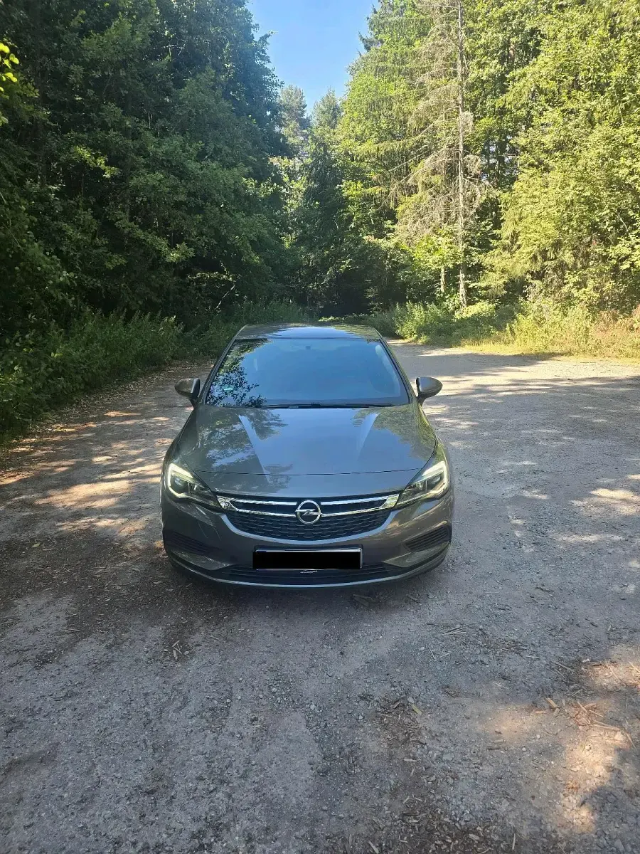 Gebraucht Opel Astra 105 PS (77 kW) 2017 Grau Limousine
