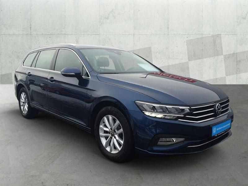 Gebraucht VW Passat Business 150 PS (110 kW) 2023 Blau Kombi