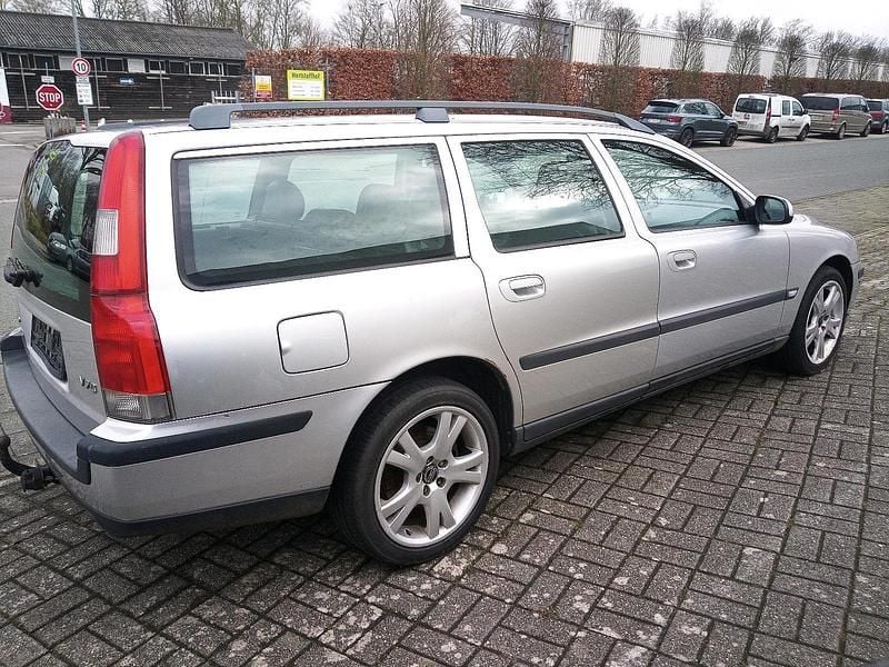 Gebraucht Volvo V70 170 PS (125 kW) 2001 Silber Kombi