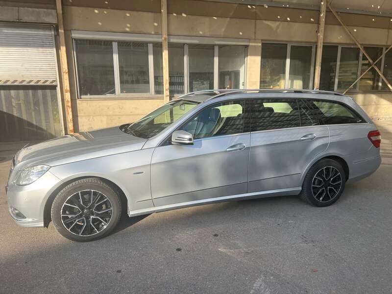 Silber Gebraucht 2011 Mercedes E220 Elegance Kombi | 8.500 € (Etwas zu teuer) - Bild 1/4
