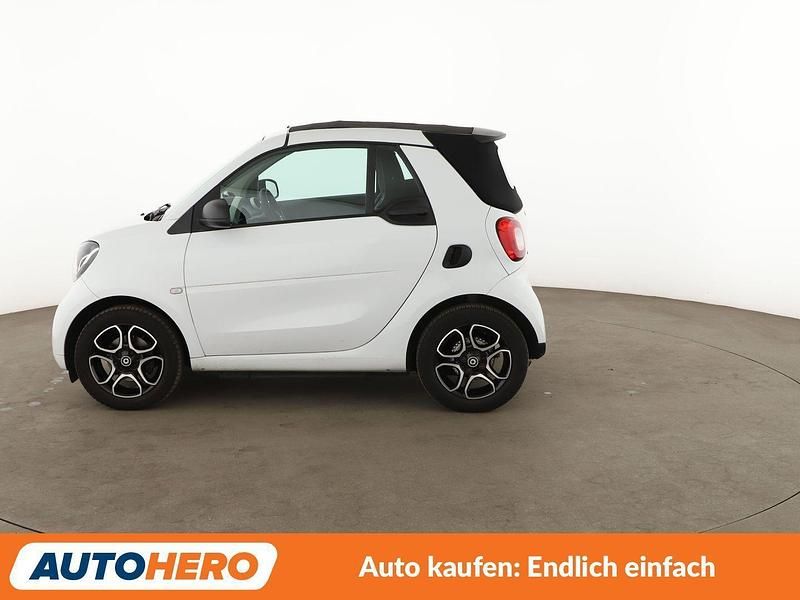 Gebraucht Smart ForTwo Cabrio Basis 71 PS (52 kW) 2019 Weiß Cabrio