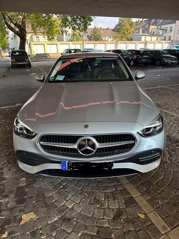 Silber Gebraucht 2024 Mercedes C220 Limousine | 49.999 € - Bild 1/4