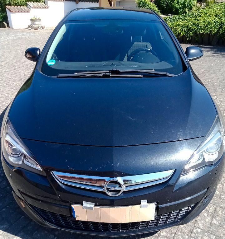 Schwarz Gebraucht 2013 Opel Astra GTC Innovation Limousine | 5.500 € (Fairer Preis) - Bild 1/4