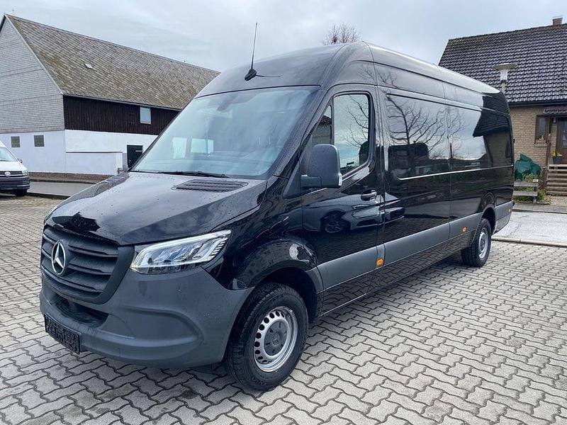 Gebraucht Mercedes Sprinter 163 PS (119 kW) 2019 Schwarz/baltic black Van