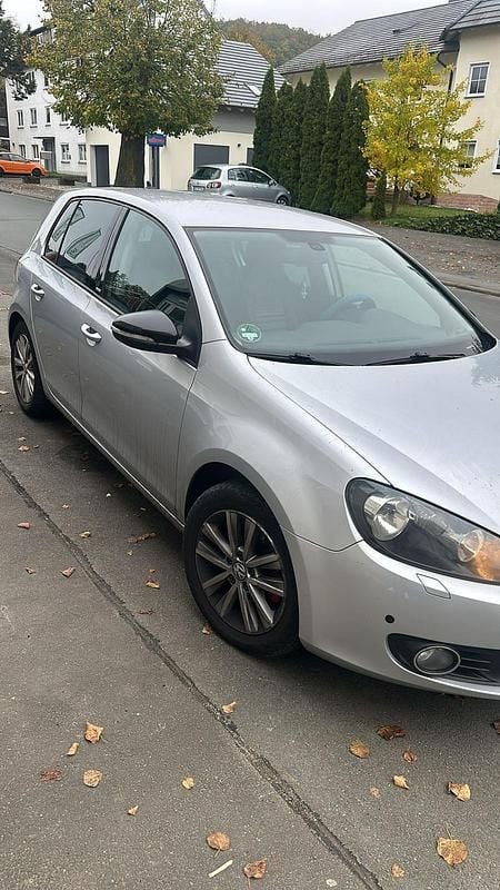 Gebraucht VW Golf VI 105 PS (77 kW) 2011 Grau Kleinwagen