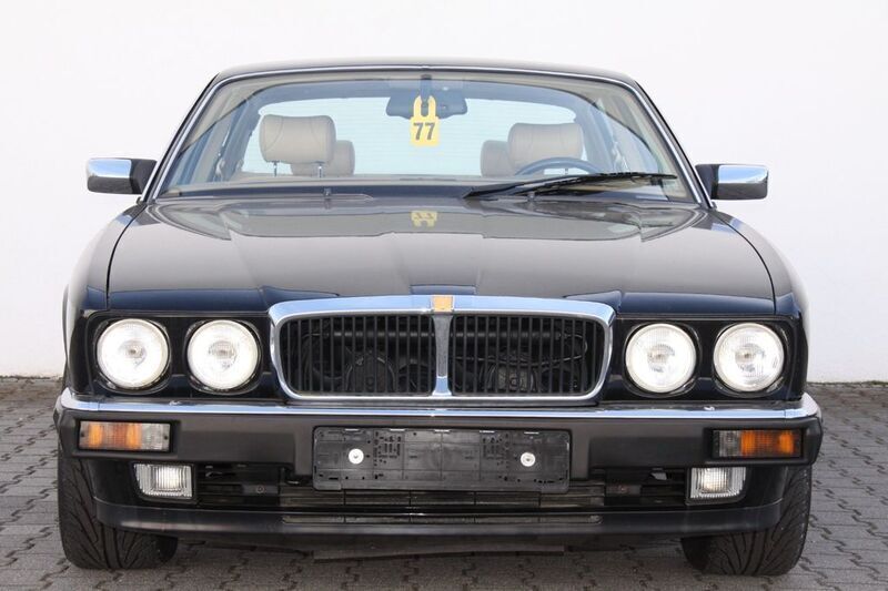 Schwarz Gebraucht 1994 Jaguar XJ12 Limousine | 49.999 € - Bild 1/4