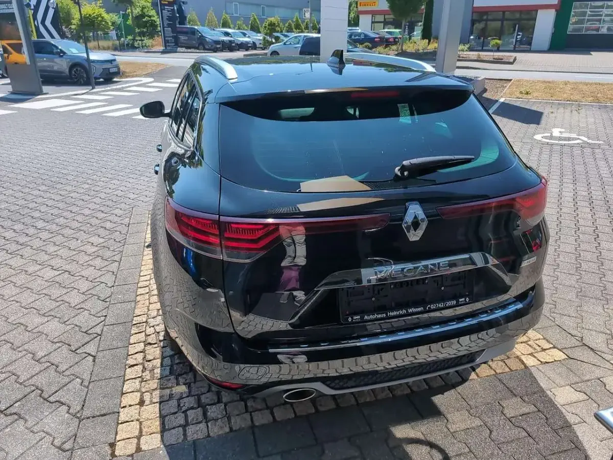 Gebraucht Renault Mégane IV Bose Edition 159 PS (116 kW) 2021 Black pearlschwarz metallic Kombi