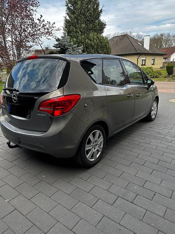 Gebraucht Opel Meriva 120 PS (88 kW) 2011 Braun Van / Kleinbus