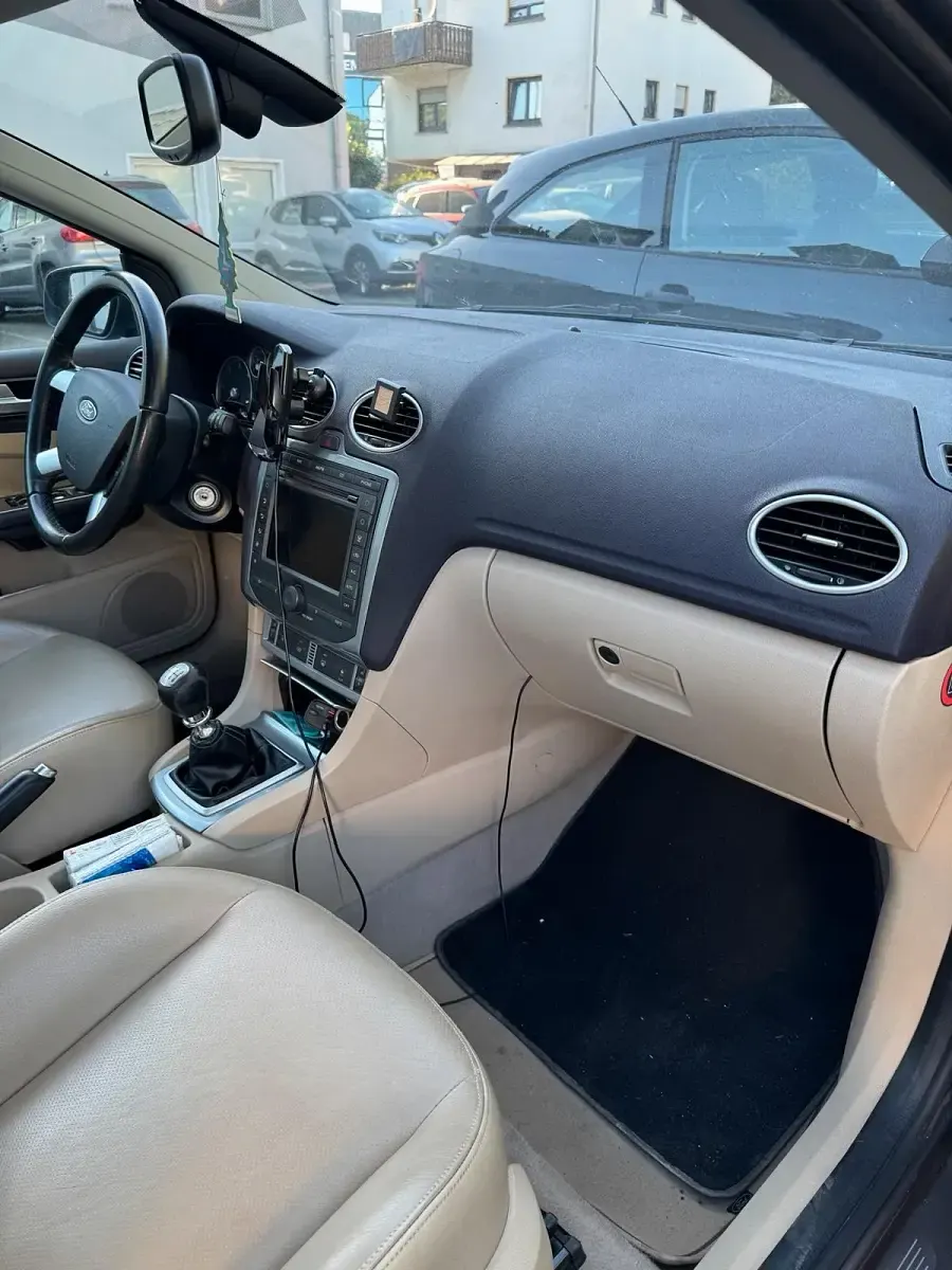 Gebraucht Ford Focus Cabriolet 137 PS (100 kW) 2008 Braun Cabrio