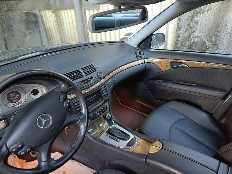 Gebraucht Mercedes E350 272 PS (200 kW) 2006 Schwarz Limousine