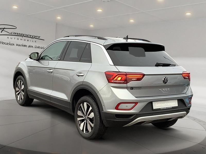 Gebraucht VW T-Roc Move 110 PS (80 kW) 2023 Silber (pyritsilber metallic) SUV