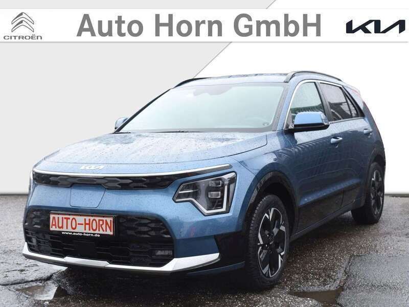 Blau Gebraucht 2024 Kia e-Niro Inspiration SUV | 39.575 € - Bild 1/4
