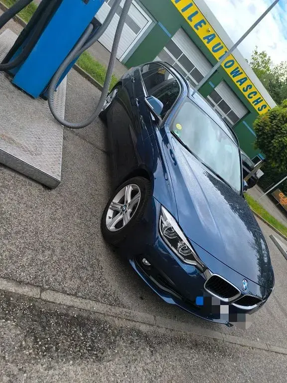 Używany BMW 320 Advantage 190 KM (139 kW) 2019 Niebieski Sedan/Limuzyna