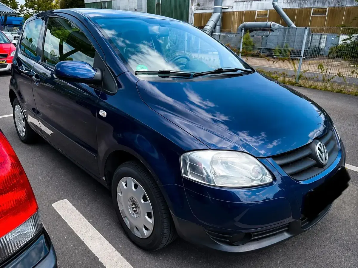 Gebraucht VW Fox 54 PS (39 kW) 2008 Blau Kleinwagen