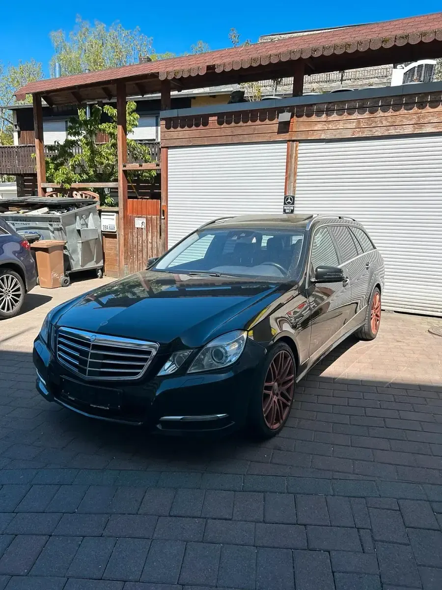 Gebraucht Mercedes E500 388 PS (285 kW) 2010 Schwarz Kombi