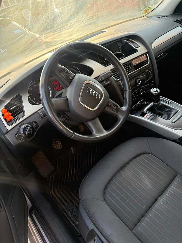 Gebraucht Audi A4 120 PS (88 kW) 2009 Silber Limousine