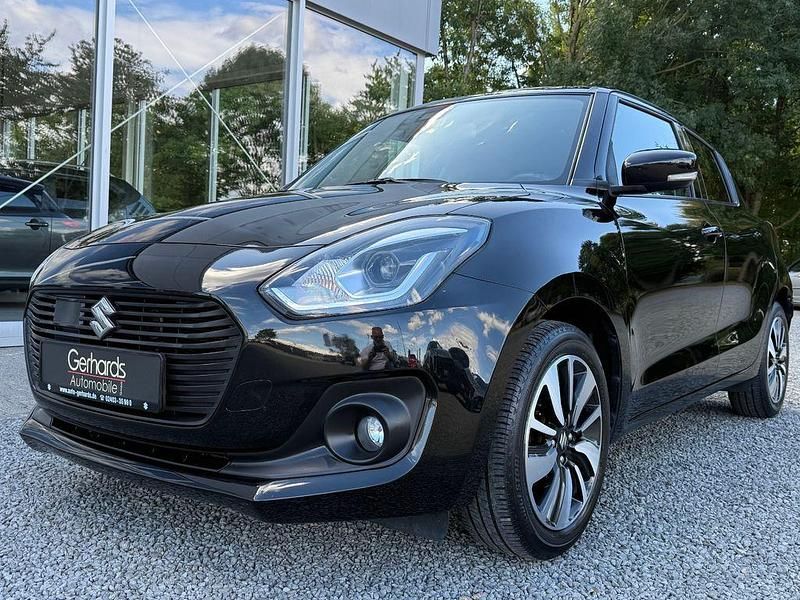 Schwarz Gebraucht 2018 Suzuki Swift Comfort+ Limousine | 13.890 € (Etwas zu teuer) - Bild 1/4