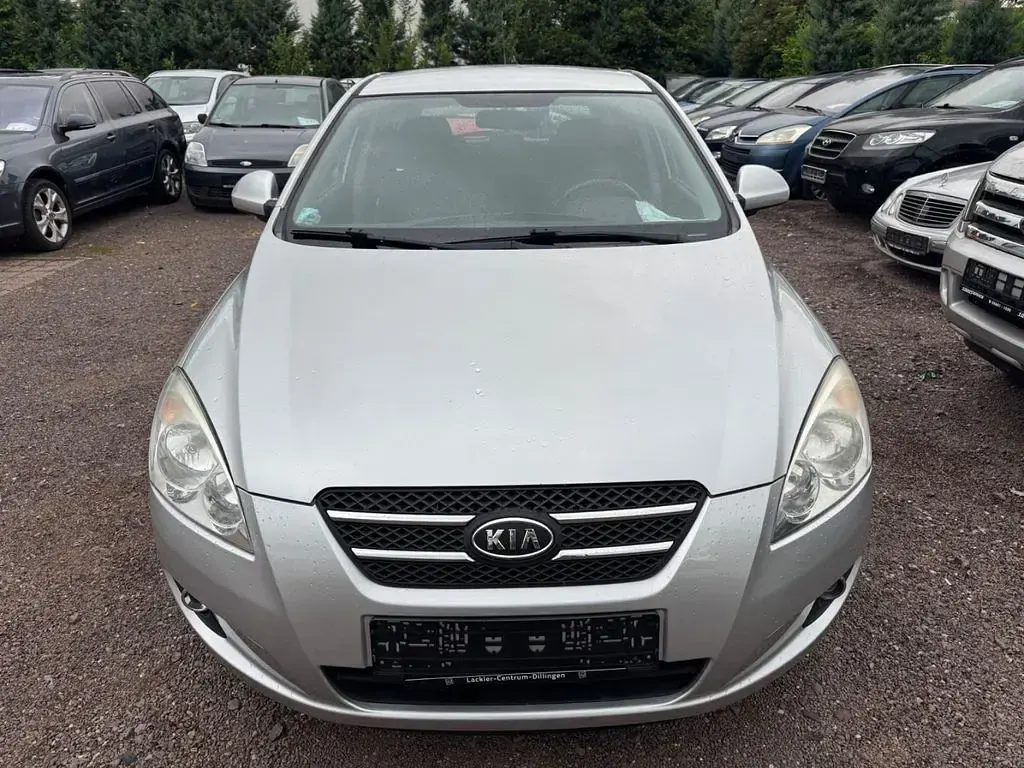 Gebraucht Kia Ceed LX 109 PS (80 kW) 2007 Silber Kleinwagen