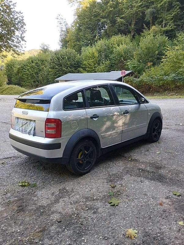 Grau Gebraucht 2002 Audi A2 Kleinwagen | 1.950 € (Guter Preis) - Bild 1/4
