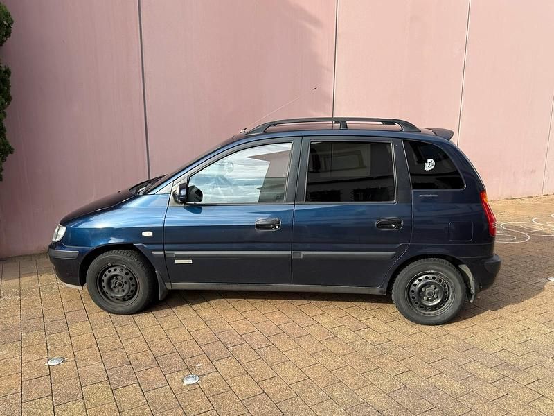Blau Gebraucht 2005 Hyundai Matrix Van / Kleinbus | 1.250 € - Bild 1/4